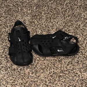 Nike Kids Black Sandals size 7C